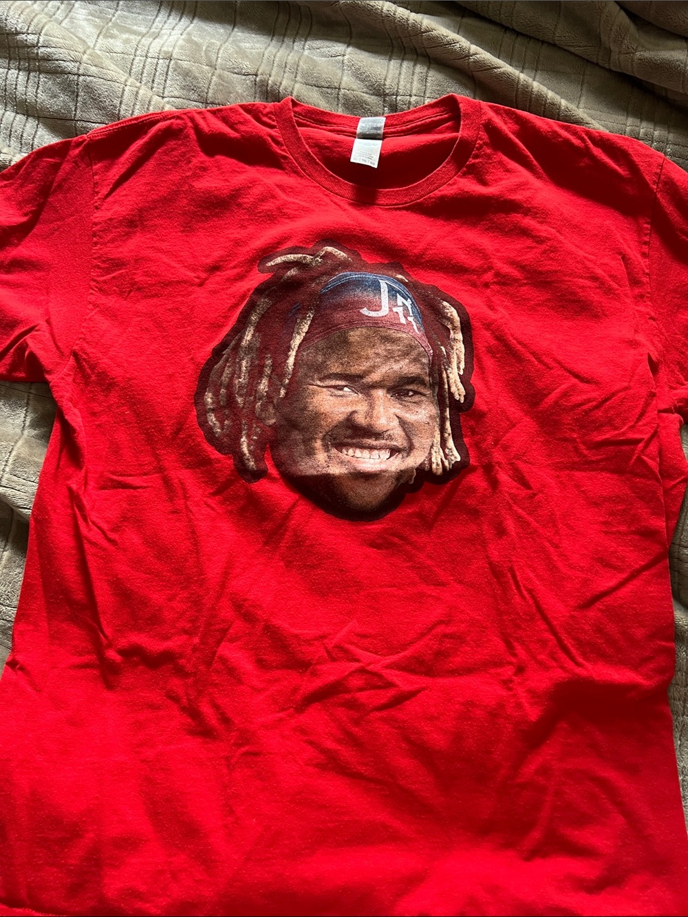 Gildan Red Short Sleeve Tee with Jose Rameriz Smiling Face Graphic